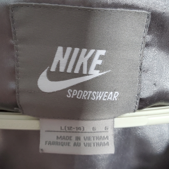 Nike winter coat - Picture 3 of 4